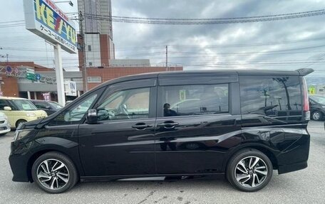 Honda Stepwgn, 2022 год, 1 800 000 рублей, 7 фотография