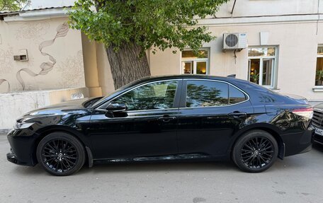 Toyota Camry, 2021 год, 3 000 000 рублей, 2 фотография