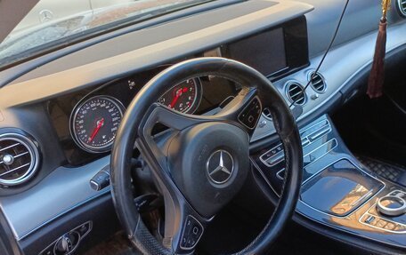 Mercedes-Benz E-Класс, 2017 год, 2 600 000 рублей, 6 фотография