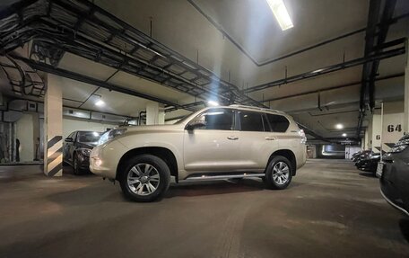 Toyota Land Cruiser Prado 150 рестайлинг 2, 2011 год, 3 488 888 рублей, 13 фотография