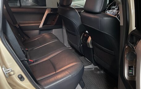 Toyota Land Cruiser Prado 150 рестайлинг 2, 2011 год, 3 488 888 рублей, 20 фотография