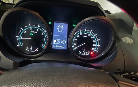 Toyota Land Cruiser Prado 150 рестайлинг 2, 2011 год, 3 488 888 рублей, 30 фотография