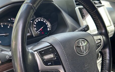 Toyota Land Cruiser Prado 150 рестайлинг 2, 2018 год, 6 200 000 рублей, 6 фотография