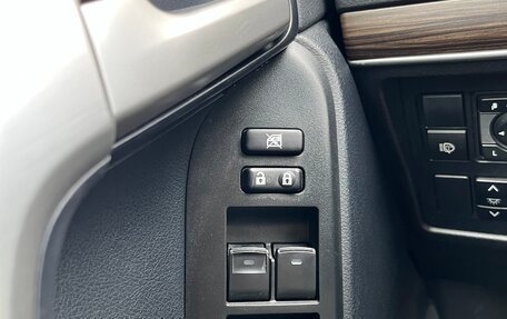 Toyota Land Cruiser Prado 150 рестайлинг 2, 2018 год, 6 200 000 рублей, 12 фотография