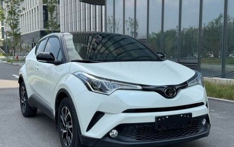 Toyota C-HR I рестайлинг, 2021 год, 1 920 000 рублей, 6 фотография