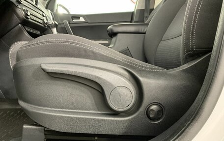 KIA Sportage IV рестайлинг, 2018 год, 1 819 000 рублей, 10 фотография