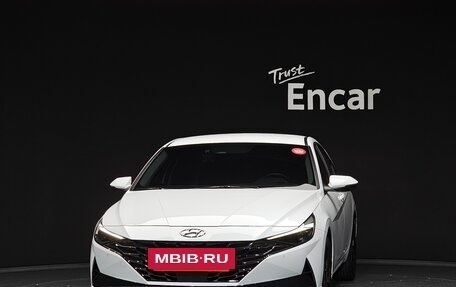 Hyundai Avante, 2021 год, 1 900 000 рублей, 3 фотография