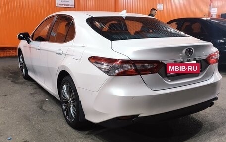Toyota Camry, 2021 год, 3 500 000 рублей, 5 фотография