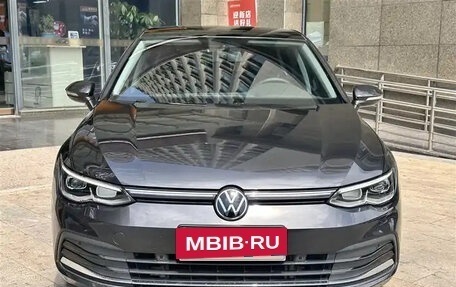 Volkswagen Golf VIII, 2022 год, 1 350 007 рублей, 2 фотография