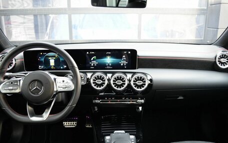 Mercedes-Benz CLA, 2020 год, 2 940 000 рублей, 13 фотография