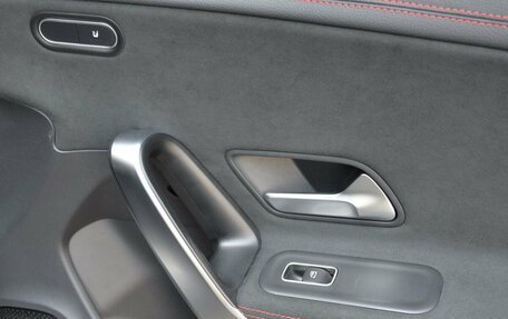 Mercedes-Benz CLA, 2020 год, 2 940 000 рублей, 38 фотография