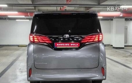 Toyota Alphard, 2024 год, 8 100 000 рублей, 5 фотография