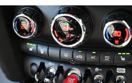 MINI Hatch, 2022 год, 1 580 000 рублей, 9 фотография