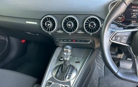 Audi TT, 2018 год, 1 810 000 рублей, 17 фотография