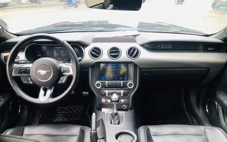 Ford Mustang VI рестайлинг, 2020 год, 3 200 000 рублей, 7 фотография
