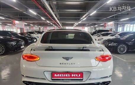 Bentley Continental GT III, 2021 год, 16 000 000 рублей, 3 фотография