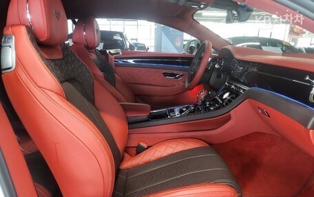 Bentley Continental GT III, 2021 год, 16 000 000 рублей, 25 фотография