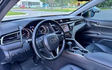 Toyota Camry, 2018 год, 2 660 000 рублей, 9 фотография