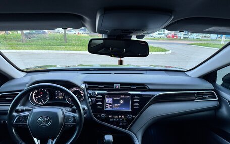 Toyota Camry, 2018 год, 2 660 000 рублей, 10 фотография