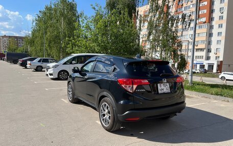 Honda Vezel, 2017 год, 2 200 000 рублей, 18 фотография