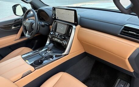 Lexus LX, 2025 год, 25 000 000 рублей, 12 фотография