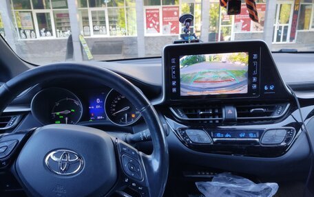 Toyota C-HR I рестайлинг, 2018 год, 2 500 000 рублей, 5 фотография
