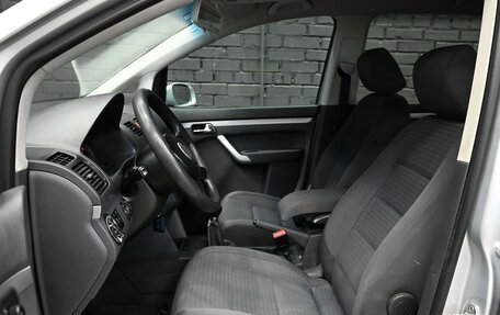 Volkswagen Touran III, 2005 год, 550 000 рублей, 9 фотография
