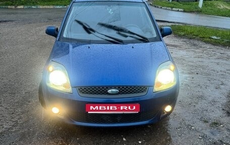 Ford Fiesta, 2006 год, 330 000 рублей, 2 фотография