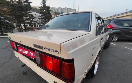 Toyota Carina, 1981 год, 400 000 рублей, 2 фотография