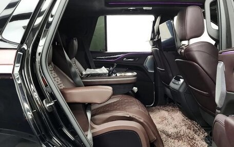 Cadillac Escalade V, 2022 год, 10 111 000 рублей, 9 фотография