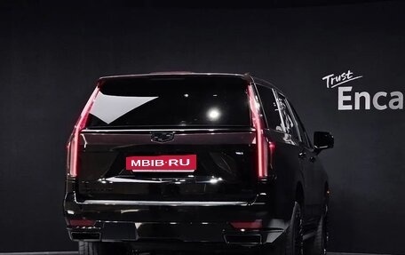 Cadillac Escalade V, 2022 год, 10 111 000 рублей, 4 фотография