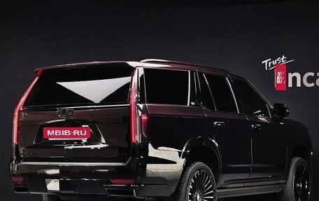 Cadillac Escalade V, 2022 год, 10 111 000 рублей, 2 фотография