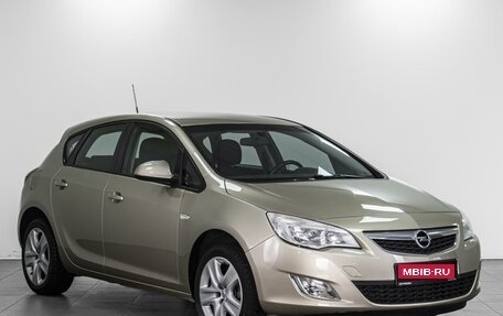 Opel Astra J, 2011 год, 799 000 рублей, 1 фотография