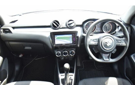 Suzuki Swift V, 2021 год, 1 300 000 рублей, 7 фотография
