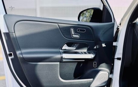 Mercedes-Benz GLB, 2021 год, 2 600 000 рублей, 13 фотография