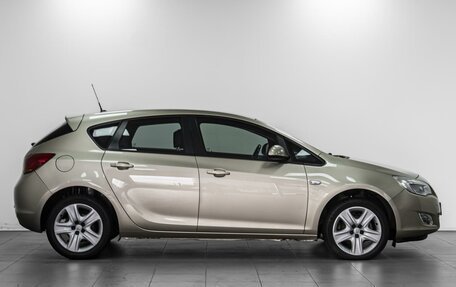 Opel Astra J, 2011 год, 799 000 рублей, 5 фотография