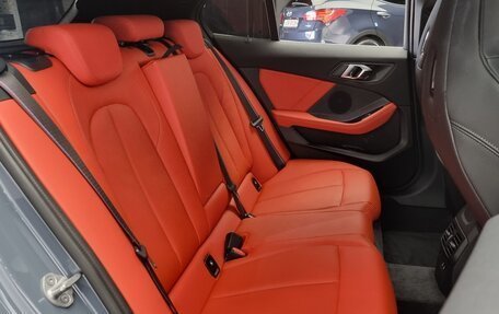 BMW 1 серия, 2023 год, 3 940 000 рублей, 12 фотография