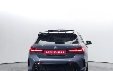 BMW 1 серия, 2023 год, 3 940 000 рублей, 4 фотография