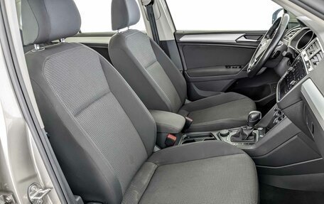 Volkswagen Tiguan II, 2020 год, 2 385 000 рублей, 23 фотография