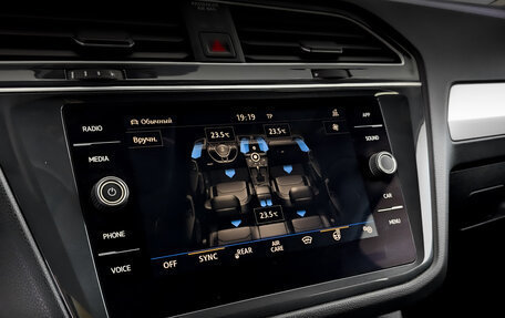 Volkswagen Tiguan II, 2020 год, 2 385 000 рублей, 25 фотография