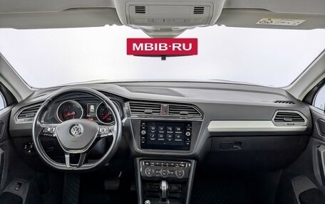 Volkswagen Tiguan II, 2020 год, 2 385 000 рублей, 14 фотография