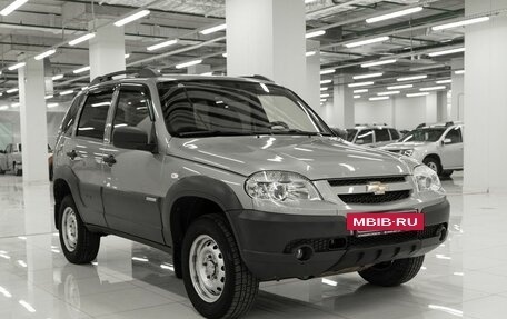 Chevrolet Niva I рестайлинг, 2013 год, 600 000 рублей, 3 фотография