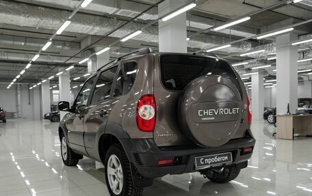 Chevrolet Niva I рестайлинг, 2015 год, 621 000 рублей, 4 фотография