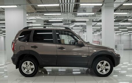 Chevrolet Niva I рестайлинг, 2015 год, 621 000 рублей, 5 фотография