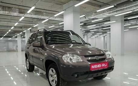 Chevrolet Niva I рестайлинг, 2015 год, 621 000 рублей, 3 фотография