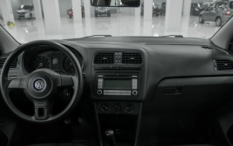 Volkswagen Polo VI (EU Market), 2012 год, 550 000 рублей, 10 фотография