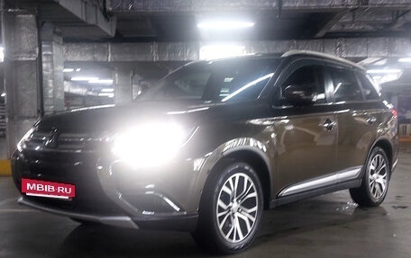 Mitsubishi Outlander III рестайлинг 3, 2018 год, 3 000 000 рублей, 13 фотография