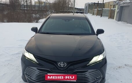 Toyota Camry, 2018 год, 3 650 000 рублей, 2 фотография