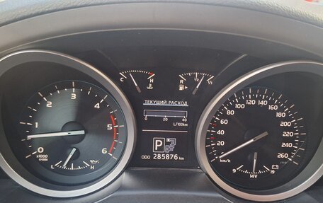 Toyota Land Cruiser 200, 2013 год, 3 300 000 рублей, 16 фотография