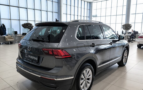 Volkswagen Tiguan II, 2020 год, 2 190 000 рублей, 6 фотография